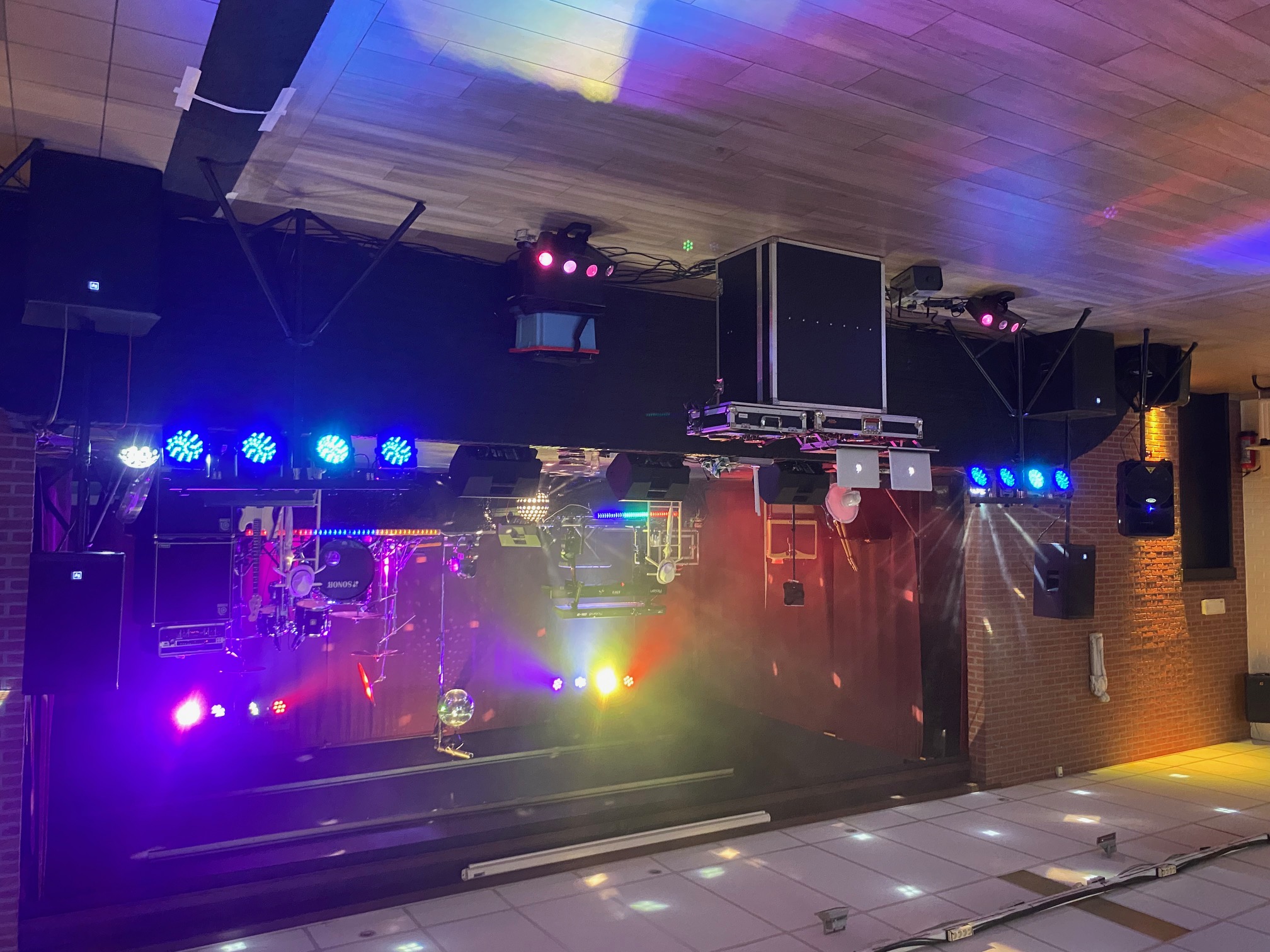 feest-DJ's Oostmalle | KUXX Entertain